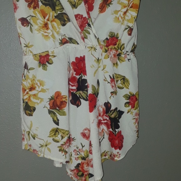 Romper - Picture 2 of 4